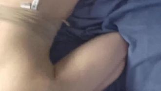 长腿嫩乳小骚或被刺青男的大洋肠暴力抽插，捅得她快哭了～