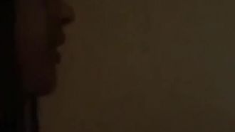郎才女貌的两个人疯狂做爱中～男友太大力顶的女友拿不稳手机！