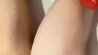 Sto facendo sesso con mia zia che ha qualche anno più di me. Non mi sarà permesso fare foto più tardi!