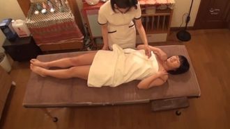 Filmado en secreto en un salón de masajes 02 ¡Una mujer amante de la belleza revela sus expresiones lujuriosas y enamoradas!