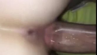 Die temperamentvolle Ehefrau isst heimlich einen großen ausländischen Schwanz und ihre oralen und sexuellen Handlungen wurden alle im Internet enthüllt!