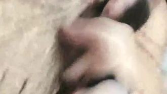 러시아 최고의 미인 밀리야와 공동 브랜드 동북 꽃이 방송 중입니다 ~ 입으로 그녀를 도와 주면서 백설 공주 큰 가슴을 사용합니다! 이거 신나는 거 봤어?