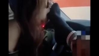 熟女私底下原來喜歡當主人的母狗～最愛用狗嘴幫主人洗腳！