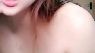 メガネっ娘が大規模セックス自撮り～コンドームなしでセックス相手とマンコが真っ赤になるまでハメまくる～