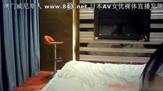 Guangdong Yueyue brother made an appointment with a elegant music teacher who is 175 centimeters tall tonight~ I like the way the teacher plays the instrument on the bed so coquettishly!