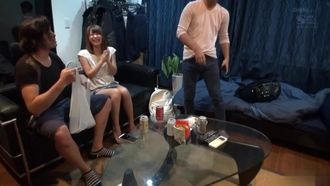 STILE NO.1 La ragazza carina del ristorante BBQ entra in mare, Minoru Umeda