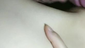 Die schöne Dame ist zu sehr sexsüchtig, also muss sie einen anderen frischen Schwanz finden, der sie bedient