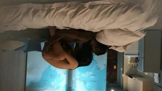Lo studente straniero nero scopa tutto~Stasera, la bella donna verrà scopata violentemente e scopata in molte posizioni con i suoi bellissimi seni sbattuti violentemente