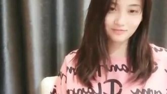 Una bella ragazza ha avuto un appuntamento con un sugar daddy di mezza età in cambio di una paghetta, e la sua tenera figa è stata scopata di rosso~