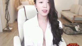 계속해서 각도를 조절~아빠들에게 가장 완벽한 몸매를 보여드리기 위해~