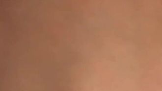 最新抖音火爆网红超靓小可爱最新性爱私拍流出，水手服配丝袜可真骚~