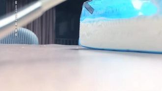 約了個性感黑絲大長腿少婦啪啪，舌吻口交開檔絲襪高跟鞋站立後入猛操