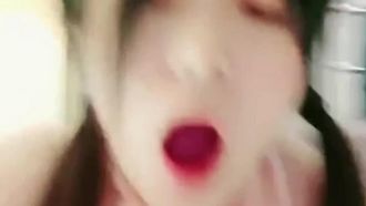 Ho avuto un appuntamento con una voluttuosa ragazza dalle orecchie di gatto in un hotel. I suoi grandi seni erano così abbaglianti che ne sono rimasto abbagliato. Ho persino fatto sesso con lei contro la finestra in modo che tutti fuori potessero sentire le sue parole erotiche~