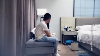 Nueve Presidentas del Buscador Nacional de Belleza concertaron una cita con una chica de buen rostro y buena figura, y luego ejercitaron con ella desde el sofá hasta la cama ~