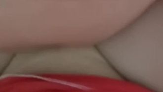 „Dinge, die mit Sex zu tun haben“ Ich zeige meine versaute Freundin einem Supermarktkellner mit haarloser Muschi, damit jeder sie sehen kann. Die Freundin geht auch sehr kooperativ auf die Wünsche ihres Vaters ein und versucht ihr Bestes, um zu kooperieren!