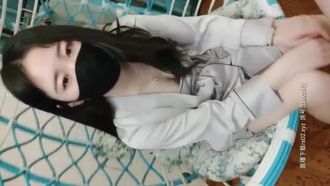 Tutta la casa è la mia stanza del sesso~ Il sensuale conduttore della trasmissione dal vivo e il ricco amico fan fanno sesso in molti posti della casa!!