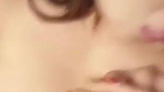 A guy with glasses and his wife were having sex on a live broadcast, but who knew that his sister-in-law was so horny that some netizens left messages asking for paid sex~