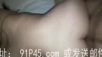 ¡La pequeña perra de Nanjing es follada duro, su culo blanco y tierno está en alto!
