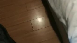 동료들과 출장 중이었는데 일이 끝나자마자 배달원을 불러 호텔로 와서 두 번이나 섹스를 했습니다!