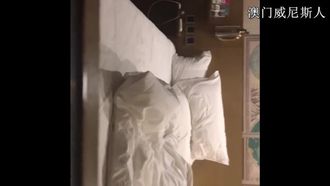 约人妻跑步变约炮高清流出！猴急小哥一见骚少妇躺下就就直接插入肏出白浆！少妇直说老公被比下去要运动小哥使劲点！