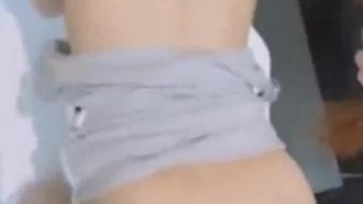一起开房、一起啪啪啪！一起在户外浴缸玩穴穴～