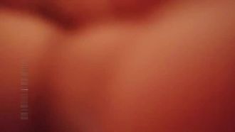 아르바이트 언니의 검은 머리가 주목! 남동생은 그녀의 머리를 잡아채고 그녀에게 치킨을 먹도록 강요했습니다!