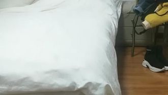 肉棒太大裝不下！套子一直破換了再上援交妹妹！