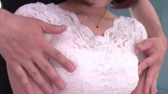 女主播來拍寫真被肏到中出