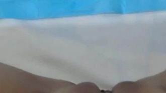 Назначьте встречу с красивой киской верхнего белого тигра, чтобы ее трахнул «красивый тренер по фитнесу» без презерватива, издавая непристойные стоны и одновременно вставляя электрические стержни и большие члены. Крупный план безволосого белого тигра. запись исходного кода высокого разрешения