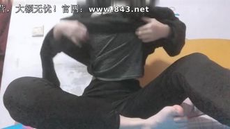 大奶萌妹子私人訂製的露臉自慰影片流出