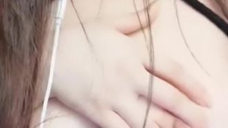【高清源码录制】2020.7.21，【大一兼职学生妹】极品粉嫩的鲍鱼，淫水喷出，流到菊花，近距离特写尽情欣赏