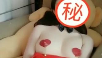 最新の大規模VIPバージョンのネット有名少女の邪悪な犬の作品：白い網タイツ、赤いバニーガールの背面Xポジション、ピンクのマンコのうめき声、オリジナルプライベートショット49P、透かしなしの高解像度720Pオリジナル