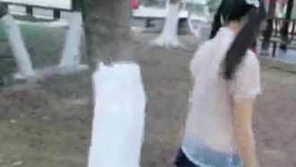 戶外露出網紅『雪露兒』公元學生裝全裸給對面的五位小哥哥看