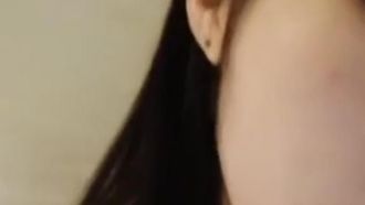 Il completo da cameriera loli definitivo, riempito di sperma senza preservativo, prima prova il sesso anale con sesso anale, è stata scopata così forte che ha chiamato suo papà