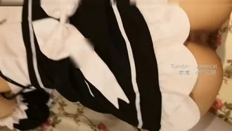 A celebridade da Internet Oshio Neko COS, a deusa fantasma Rem, finge fazer sexo oral, cavalgadas e torções ativas, penetração apertada e emocionante sem camisinha, batidas fortes e altas por trás, versão 1080P de alta definição