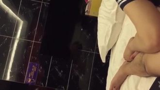 Diecimila yuan a notte, lavoro part-time, escort in albergo, gioco con la tentazione dell'uniforme da studente
