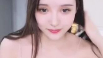 【中国アンカー流出】美少女が裸で柔らかいマンコを見せながらポーズ～脱ぐのに時間はかからない！ ！