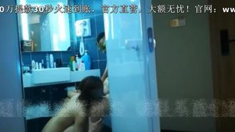 妻がトイレで寝て義理の妹とセックスした