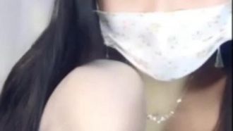 [中文主播外流]着镜子玩弄逼逼~白皙巨乳绝美放送！！