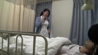 Riuscirà la bellissima nuova infermiera a sopportare la tentazione di avere un'erezione cancerosa? !