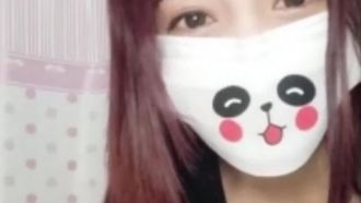 Die kleine Muschi des neuen Moderators ist rosa und zart~Mit Requisiten serviert~Fordern Sie die Geschwindigkeit und Leidenschaft heraus~