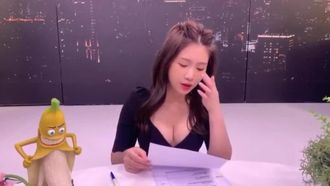 Trasmissione in diretta da 100.000 QA! Chicken Chop Girl ti consente di porre tutte le domande che desideri