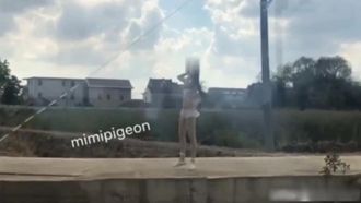 Pigeon, das beste periphere Model in Shanghai, fragt in einem durchsichtigen Oberteil nach dem Weg auf dem Land und verführt den vorbeikommenden Onkel~