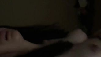 L'istruttore di fitness ha appuntamento con un giovane studente in un hotel per fare sesso!! Dopo il sesso, si è messo davanti allo specchio e ha comprato una foto del sesso!!