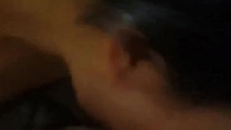 女友慾火焚身睡不着，起床帮我吸屌