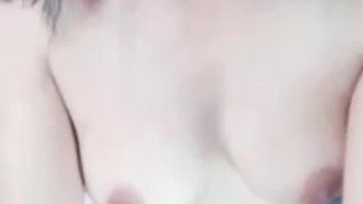 [中文主播外流]性感学生妹请假在家跟哥哥浪玩色情视讯！！未了拼人气这穴怎么玩都可以