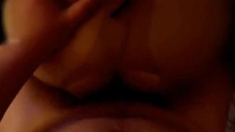 91 Il fratello Daming ha invitato un vecchio a fare una 3P con una giovane donna civettuola con un bel seno e un sedere sodo, una moglie sexy con una fascia calda per la pancia, carne sminuzzata e doppi buchi. Lei ha urlato senza fiato e ha avuto un orgasmo, squirtando ed estasi .