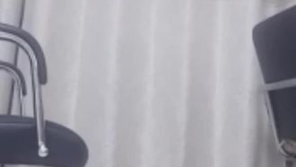 Conocido sitio web paga por la transmisión en vivo de la diablita que comparte generosamente sus hermosas tetas