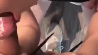 큰가슴녀는 자기 입으로 불고 가려움을 느꼈어요~그냥 할머니를 데리고 나가서 놀았어요~