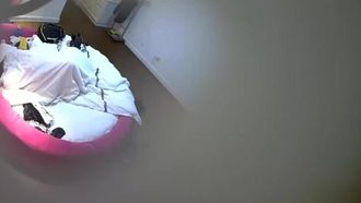 아내와 아내가 불륜을 위해 만났습니다~ 그들은 집에 들어오자마자 옷을 벗고 섹스를 시작했습니다. 그날 밤 그들은 몇 번이나 섹스를 했는지 모릅니다~